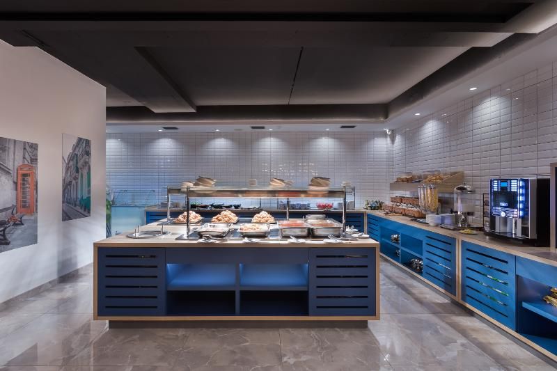 Azur Hotel by ST Hotels 3