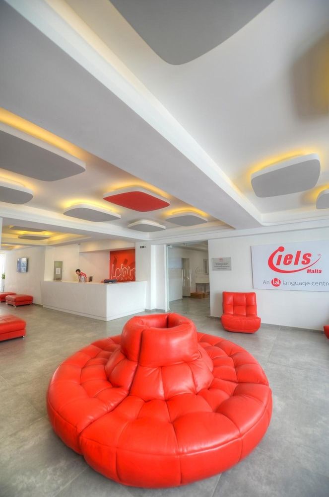 Day's Inn Hotel and Residence 2