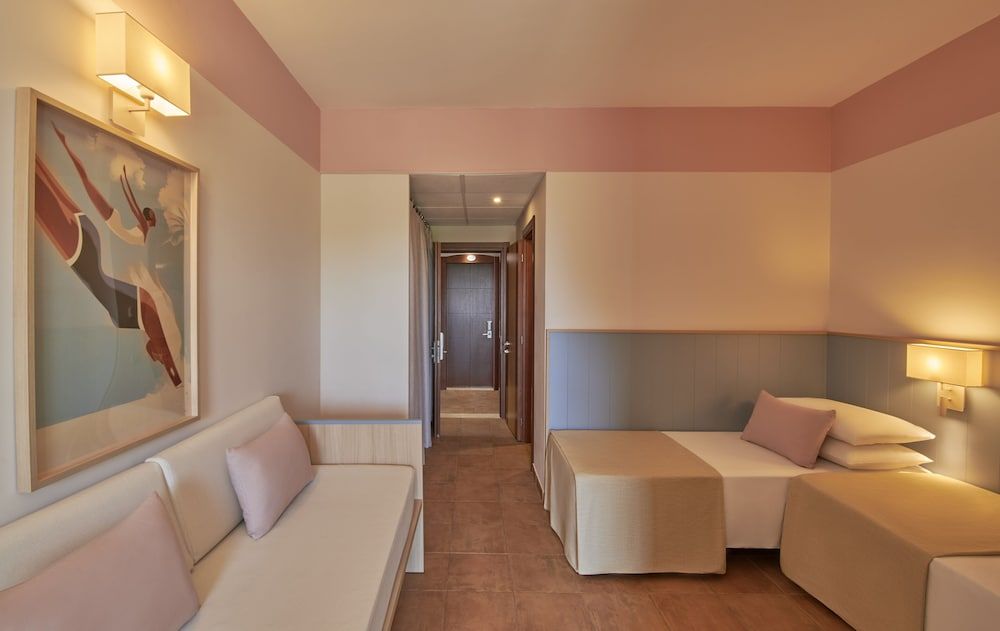 Serenusa Resort 3