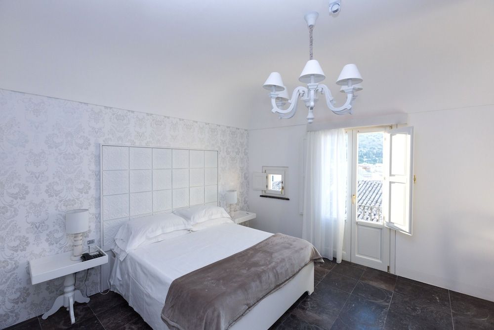 Palazzo Conti Camere & Suite -1 estrelas em Scicli
