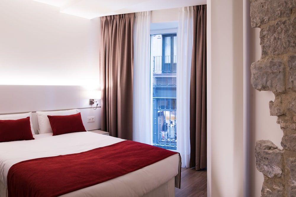 Hotel Pompaelo Urban Spa 1