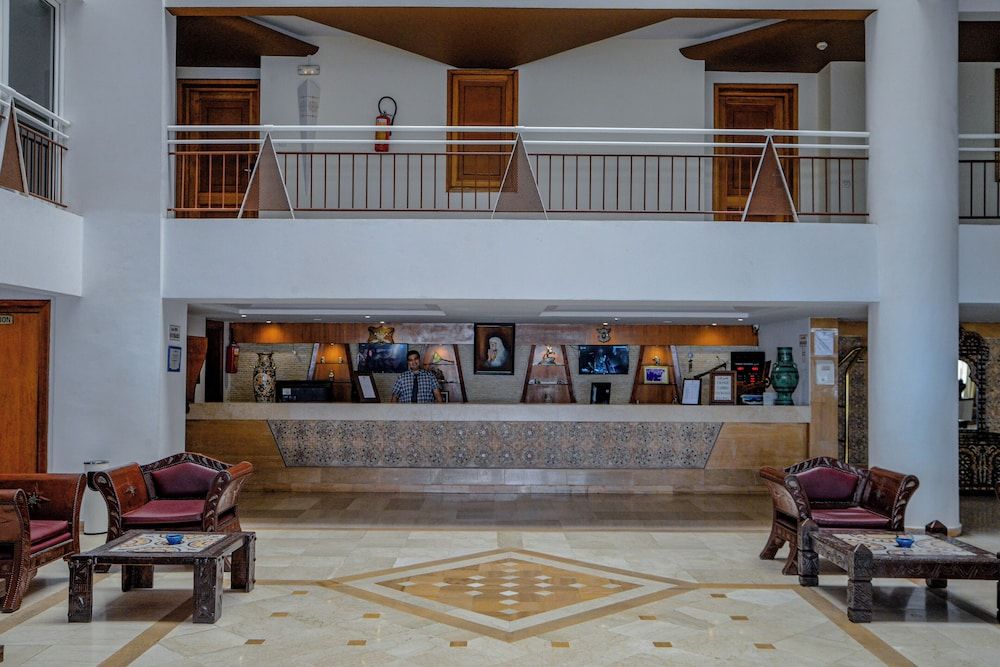 Intouriste Hôtel & Suites 2