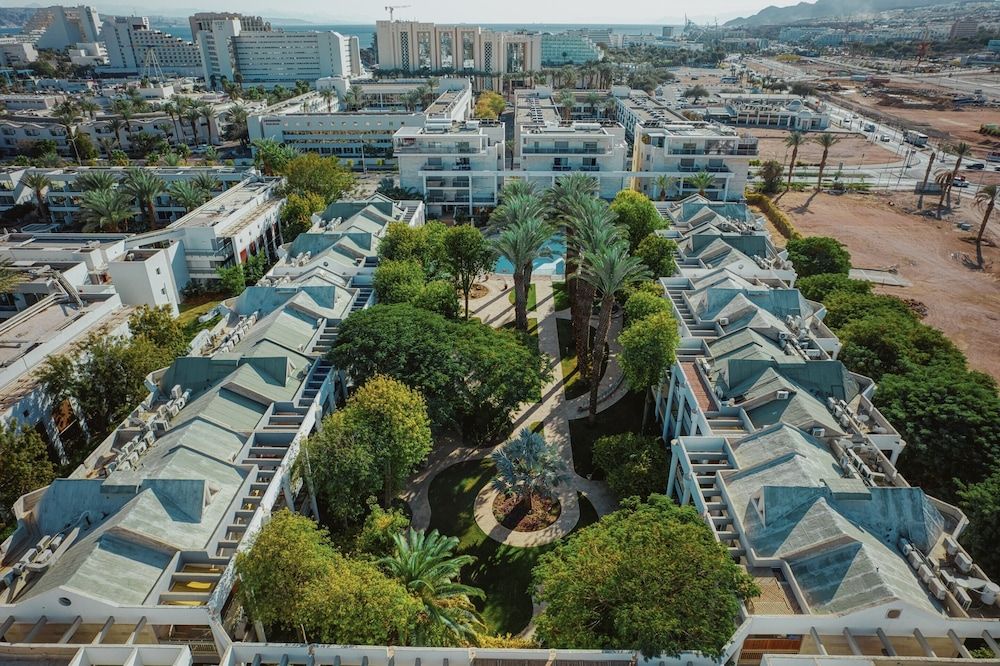 Royal Park Apt Resort by Sea N Rent 1
