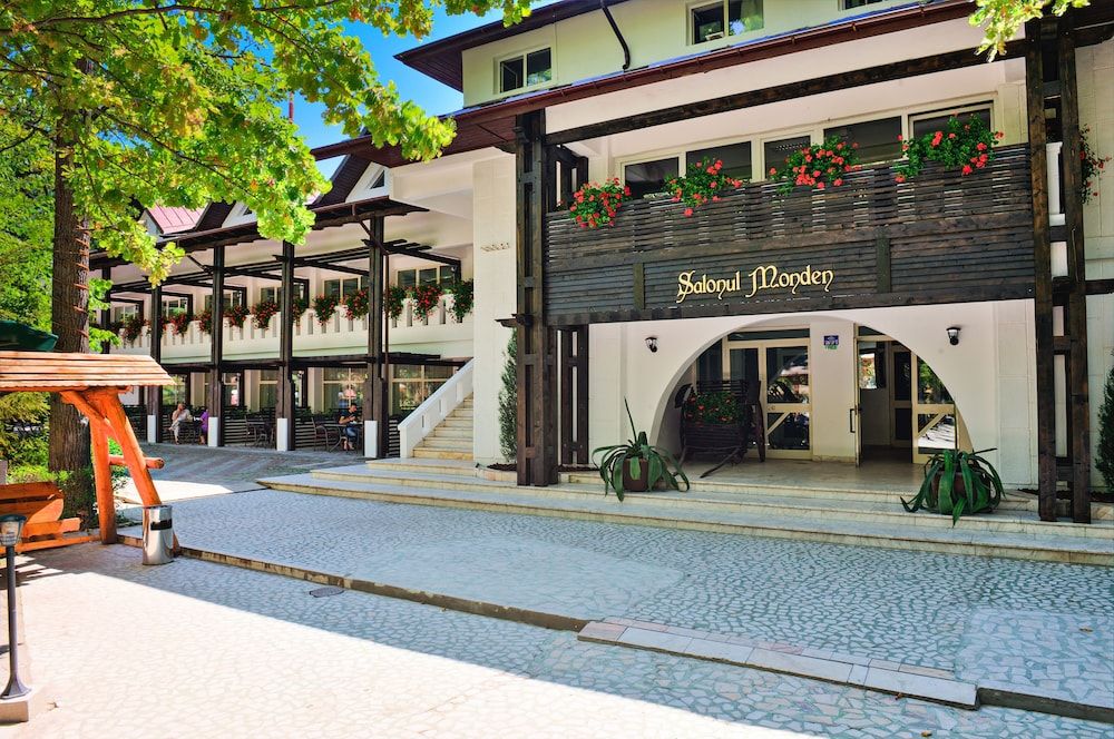 Complex Turistic Cornul Vanatorului 3 estrelas em Pitești