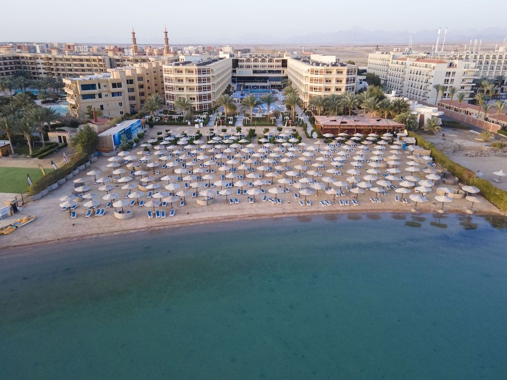 AMC Royal Hotel & Spa 1