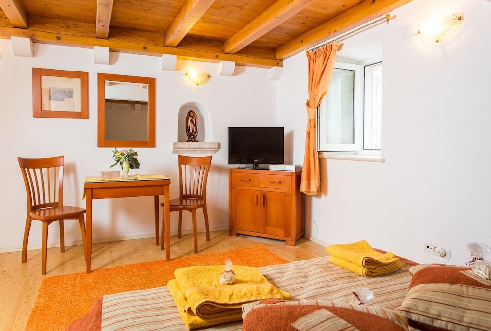 Apartments Ivana Old Town 3