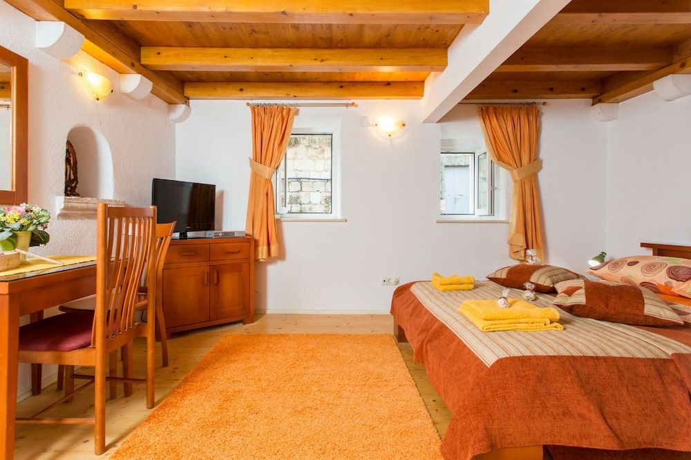 Apartments Ivana Old Town 2