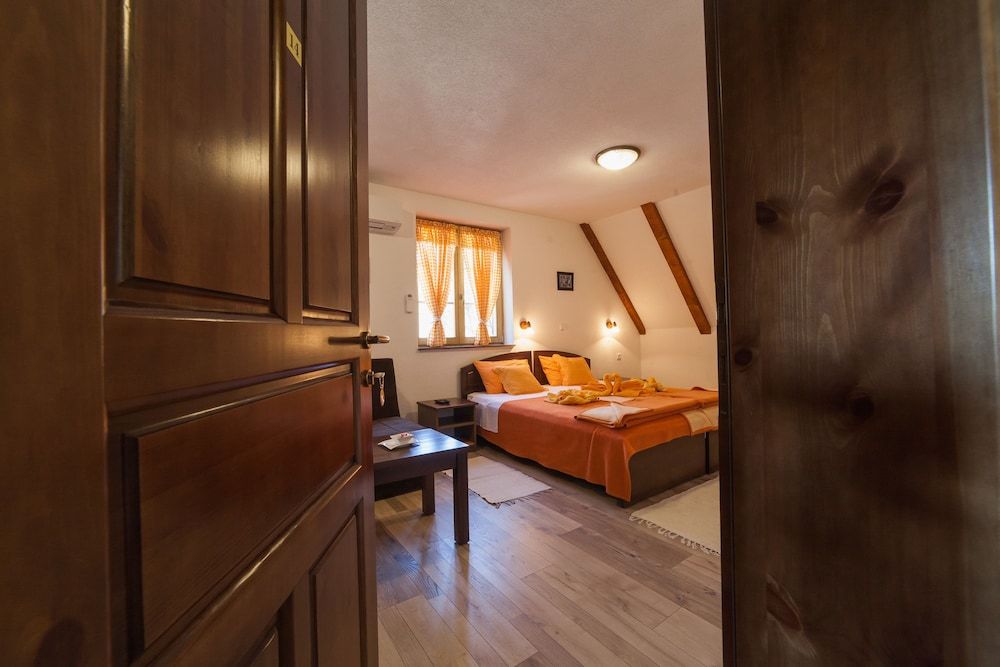 House Rustico 4 estrelas em Parque Nacional dos Lagos de Plitvice