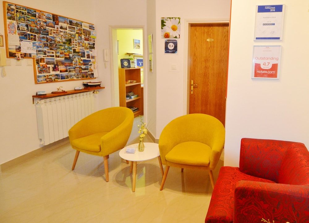 Apartments & Rooms Petra 2