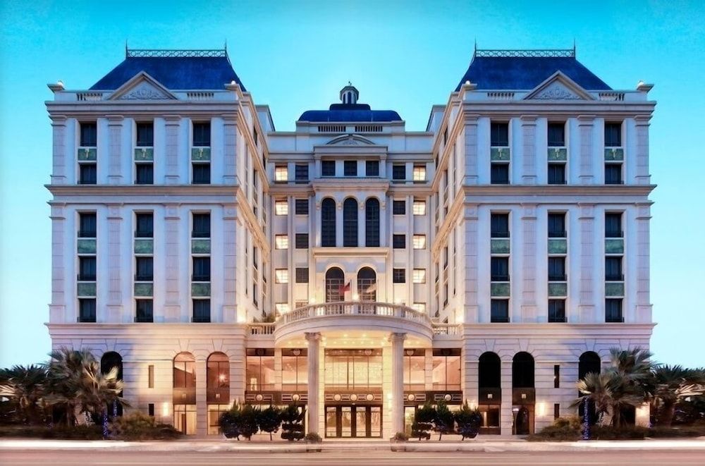 Golden Tulip - Aesthetics 1