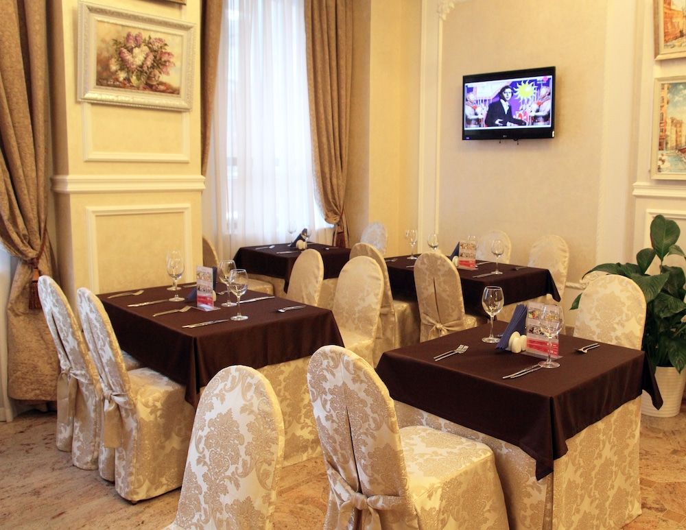 Degas Hotel 2