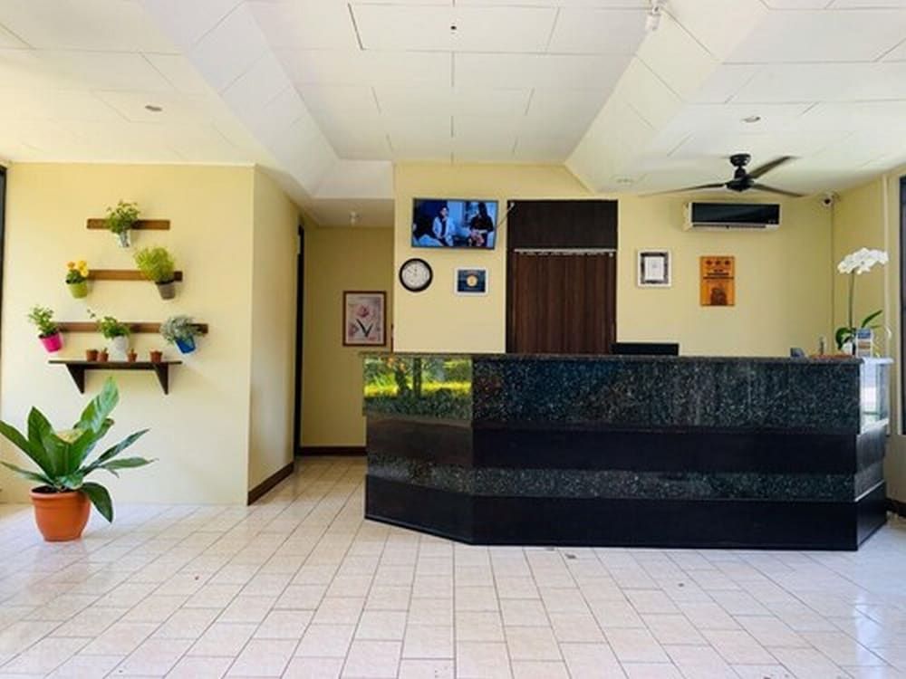 Hotel & Villas Huetares 2