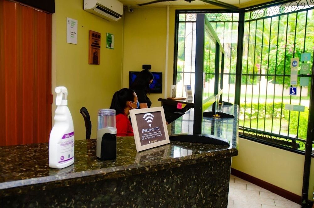 Hotel & Villas Huetares 3