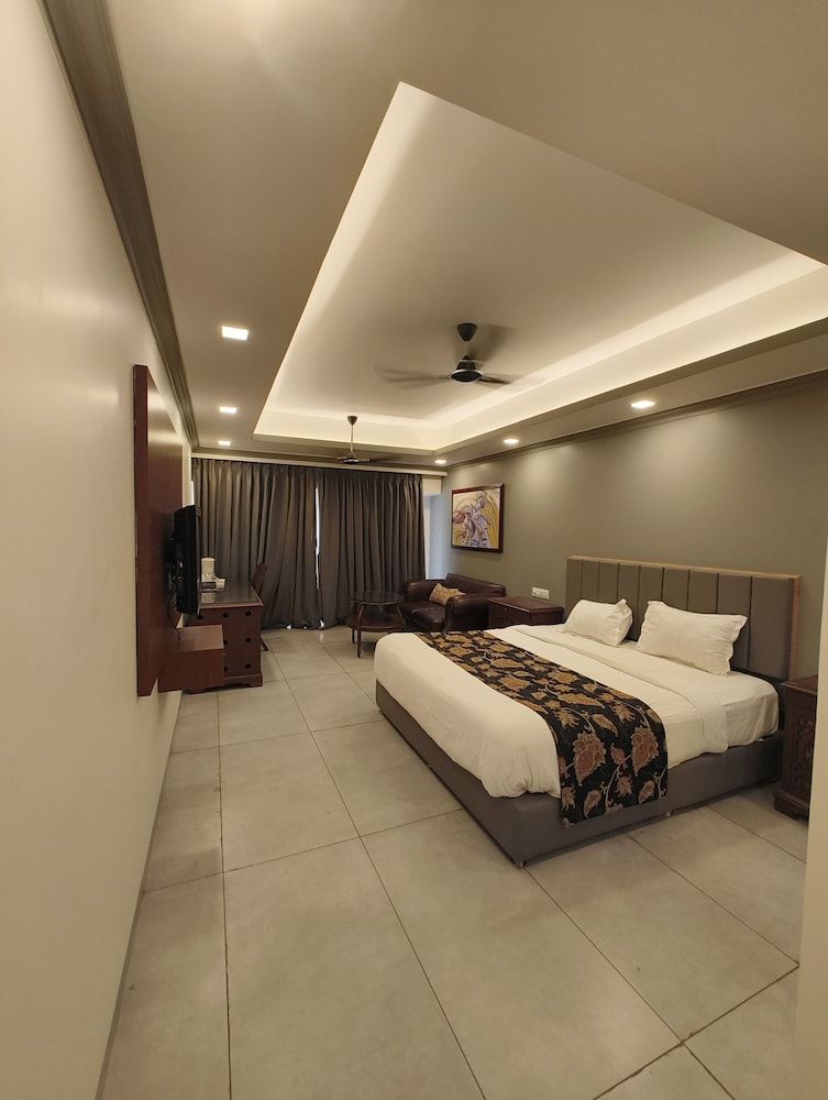Fenicia Riverside Resort 2
