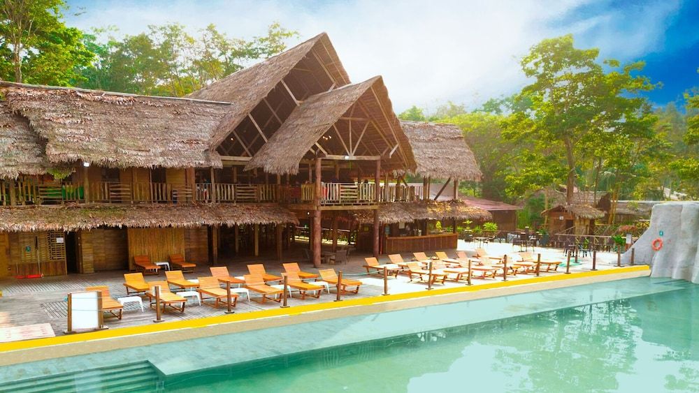 Hotel On Vacation Amazon 1