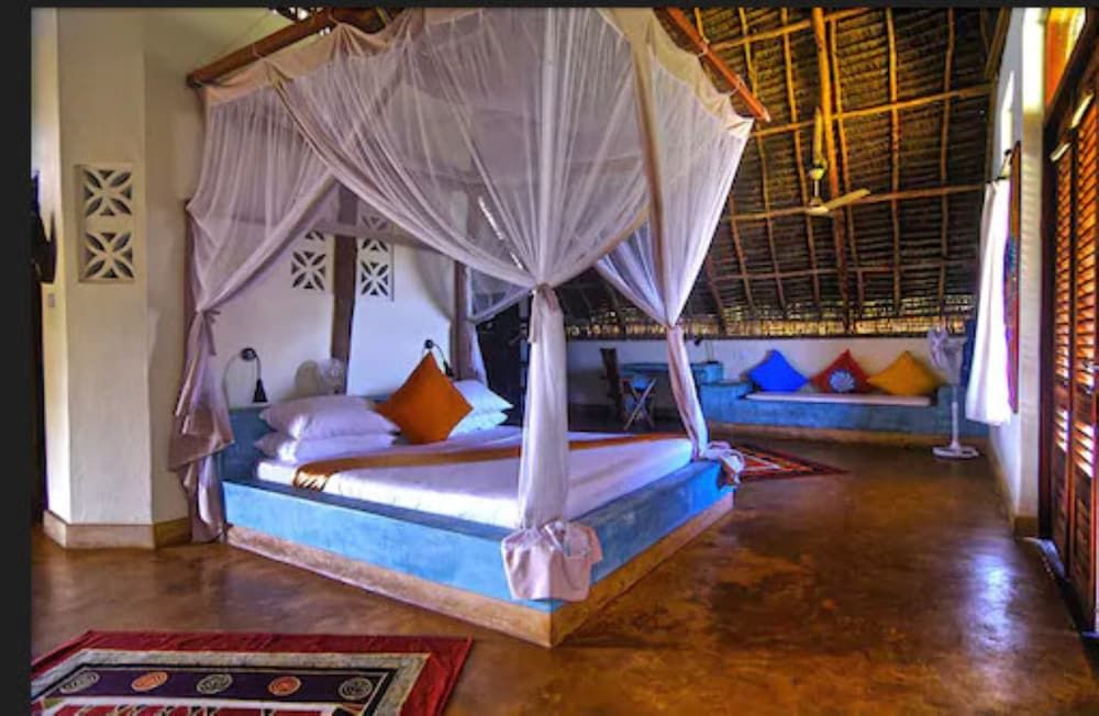 Sunshine Marine Lodge 3