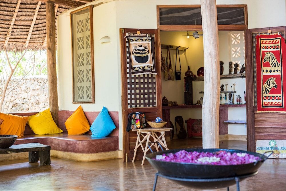 Sunshine Marine Lodge 2