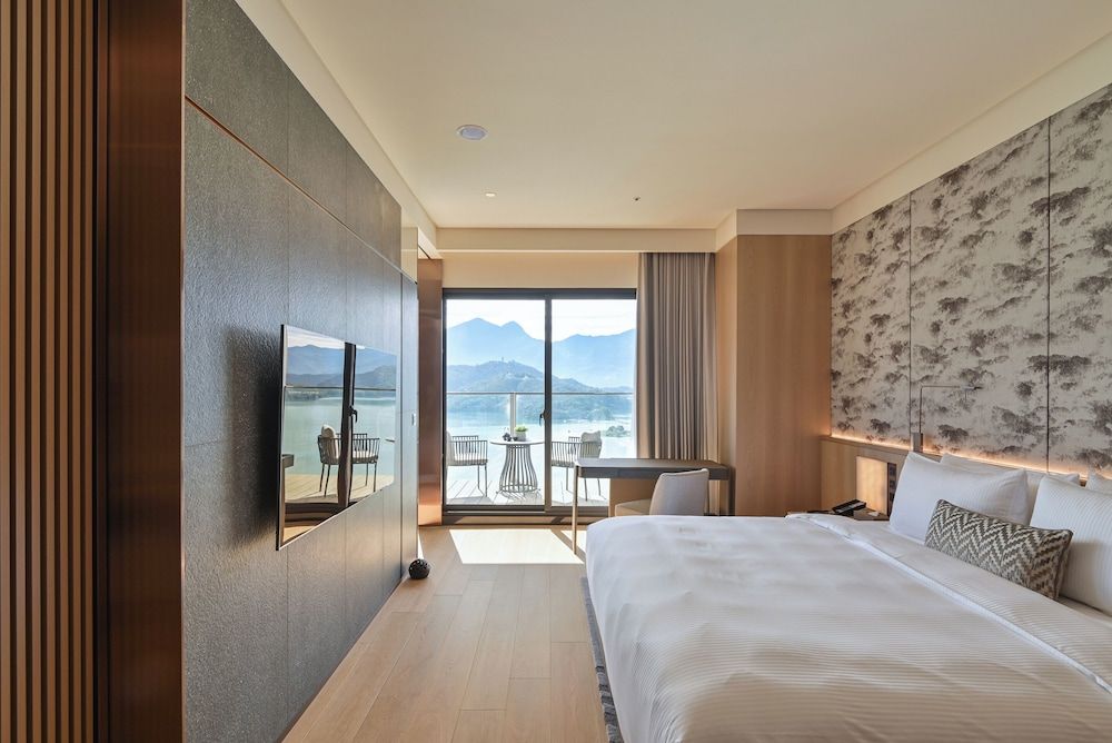 GRAND HILAI SUN MOON LAKE 3