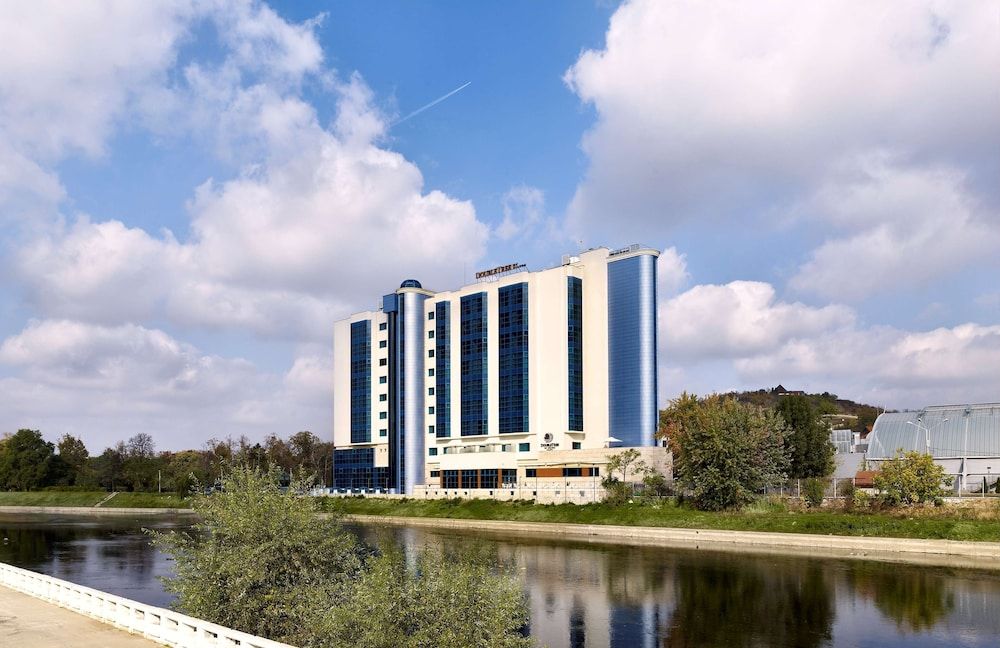 DoubleTree by Hilton Hotel Oradea 1
