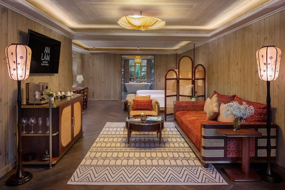 An Lam Retreats Saigon River 2