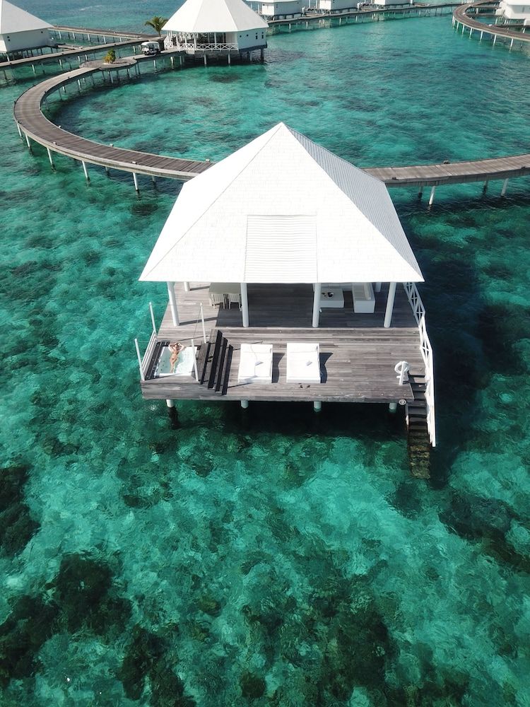 Diamonds Thudufushi Maldives Resort & Spa 3