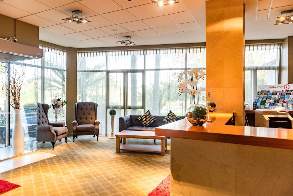 Ocean Breeze Hotel 2
