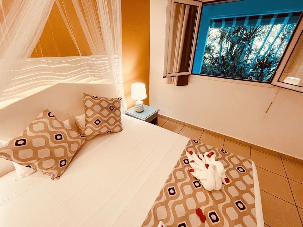 Tropicana Suites 3