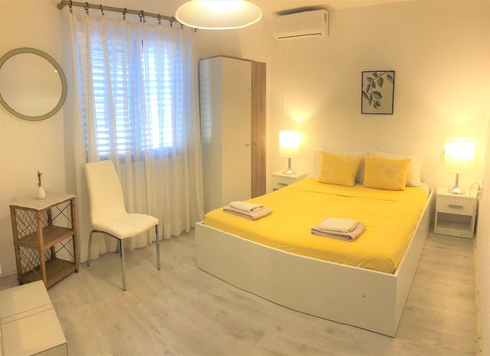 Dragan´s Den Hostel 3