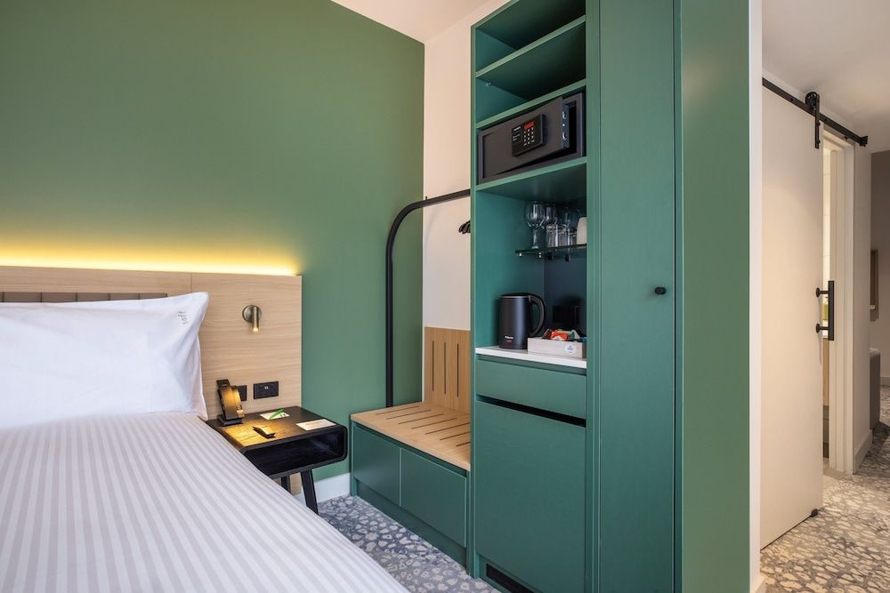 Holiday Inn Dandenong by IHG 3