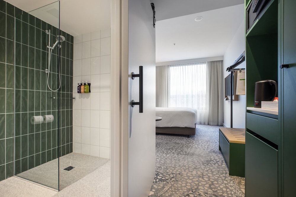 Holiday Inn Dandenong by IHG 2