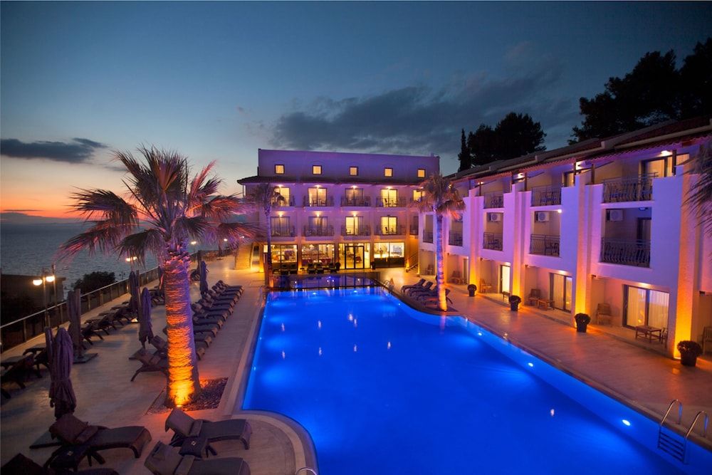Neopol Hotel Deluxe 1