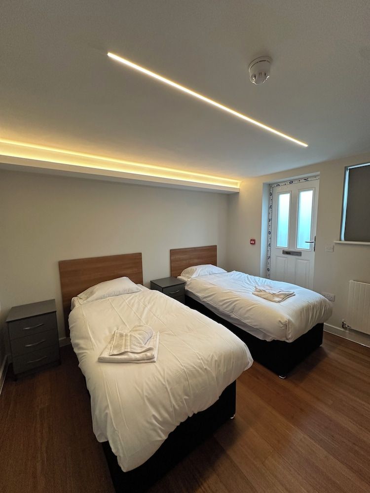 Buckingham Annexe 3