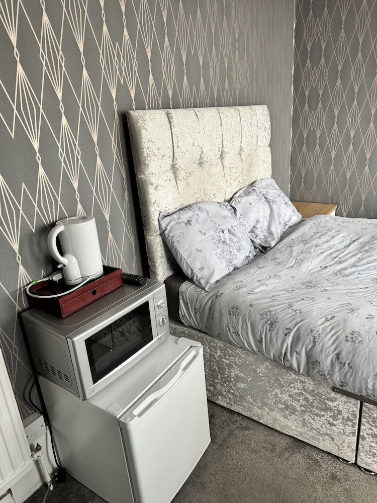 EASTON AT THE MAJESTIC 3