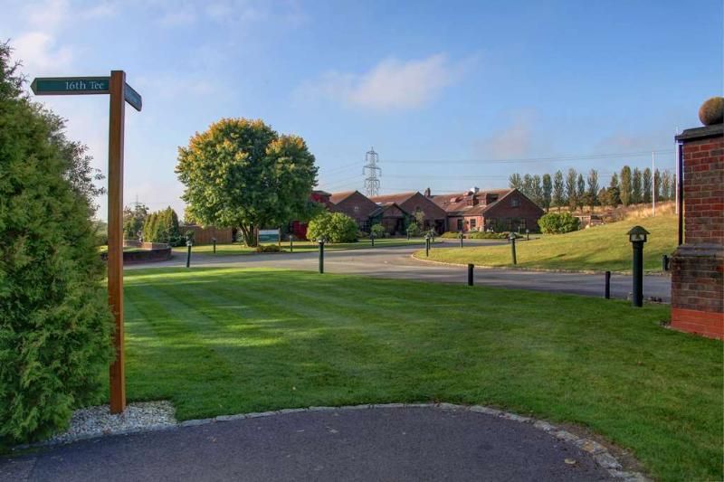 Magnolia Park Golf & Country clu 3