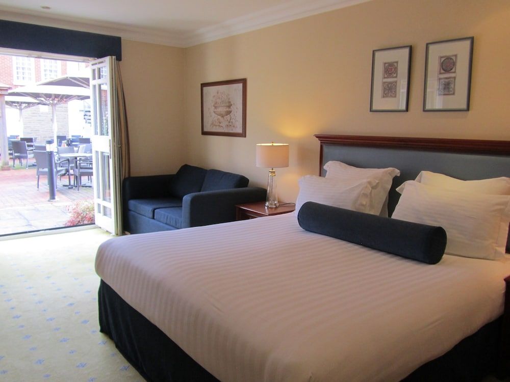 Manor Hotel Solihull, BW Signature Collection 3