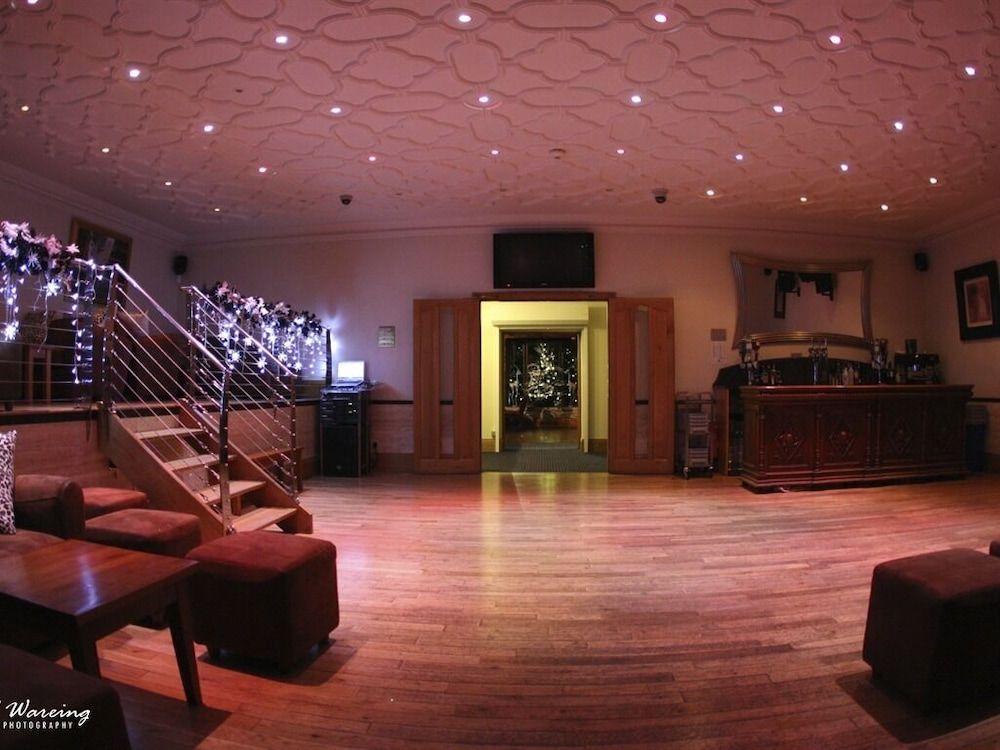 The Saddleworth Hotel 2