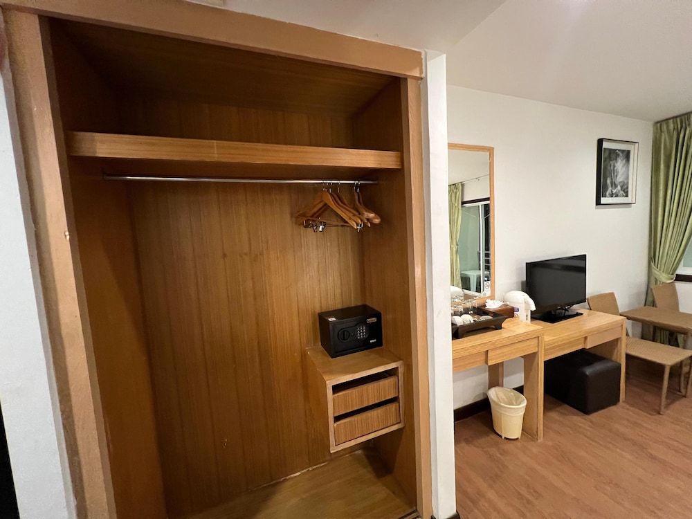 Zephyr Grand Hotel 3