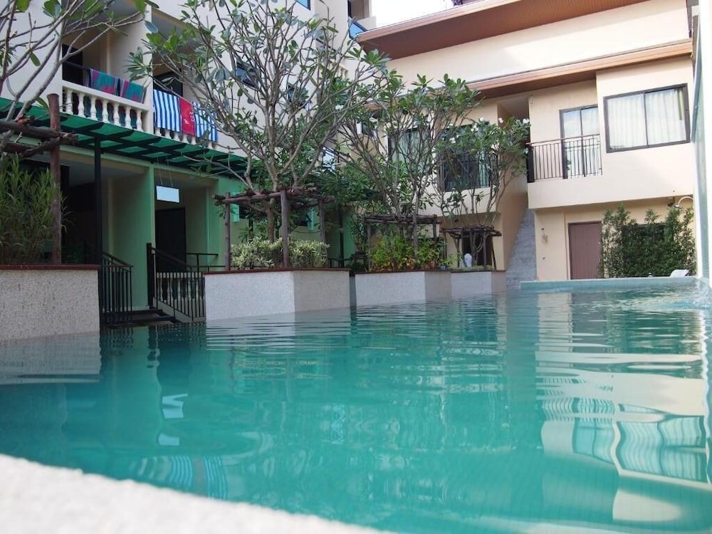 Royal Waves Hotel 1