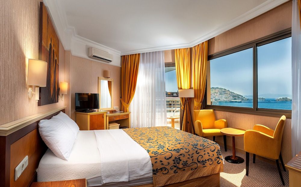 Palm Hotel 4 estrellas en Kuşadası