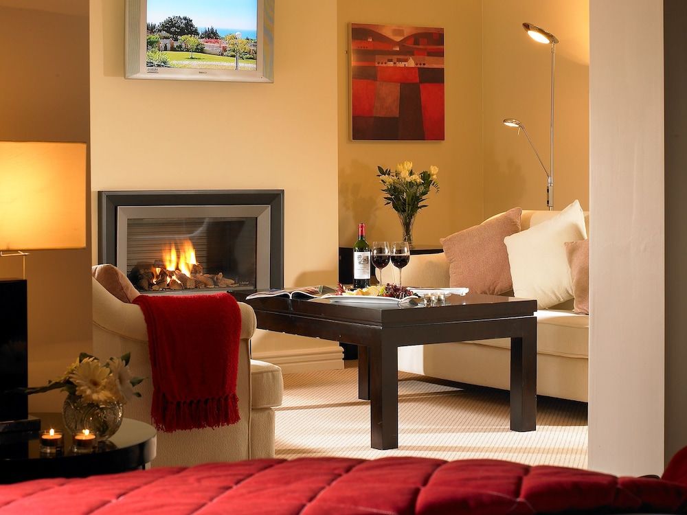 Horse and Jockey Hotel 3