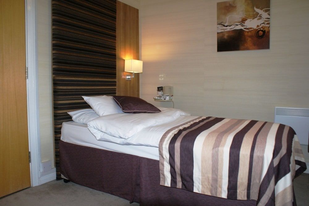 Hillscourt 3
