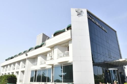 DOUBLE ROYAL HOTEL 3