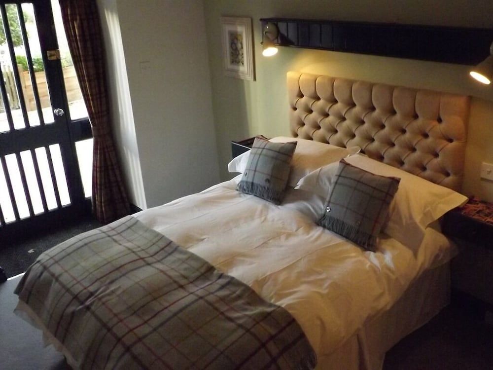 The White Horse Inn 2