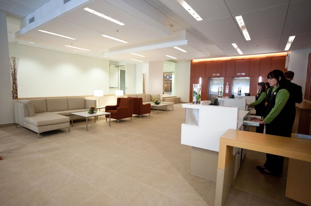 The Holman Grand Hotel 1