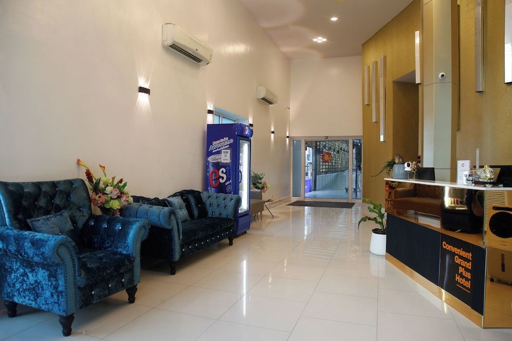 Convenient Grand Plus Hotel Suvarnabhumi 5 estrellas en Ban Sao Thong