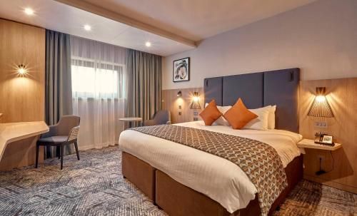 Crowne Plaza Reading 3