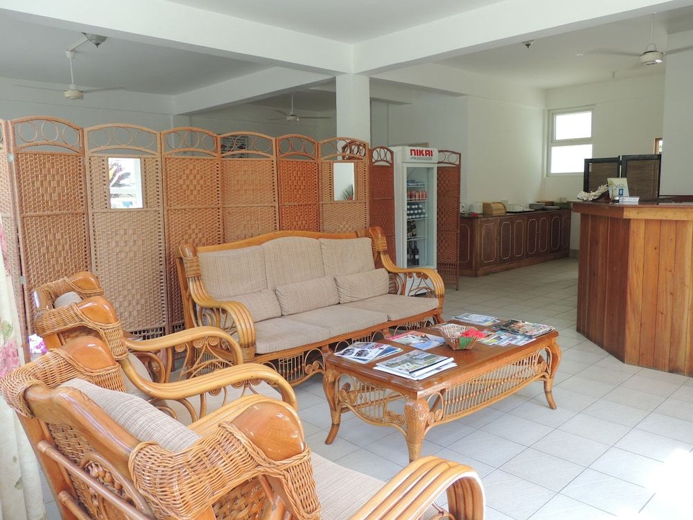 Reef Holiday Apartments 3