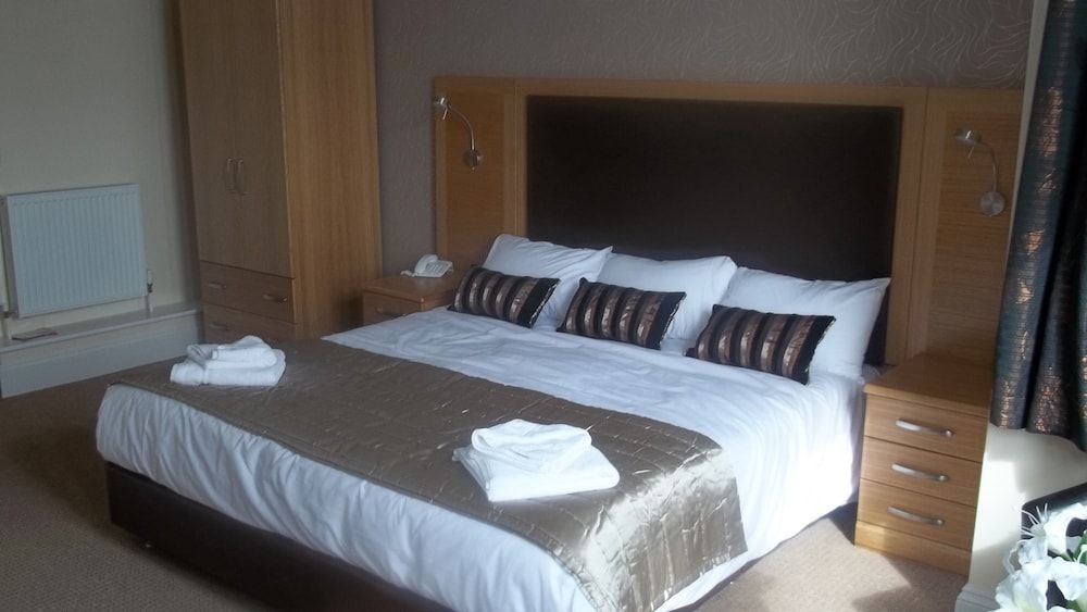 The Palm Court Hotel 3
