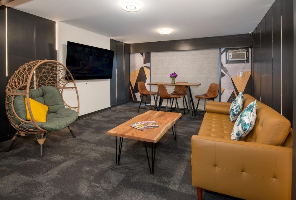 Coast Metro Vancouver Hotel 3