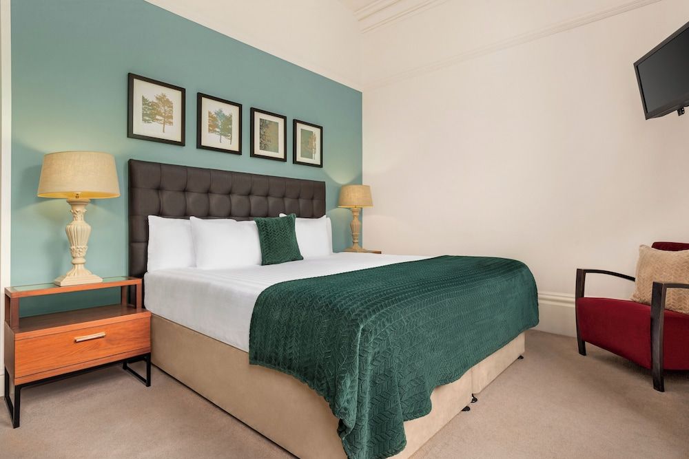 Trenython Manor Resort 3